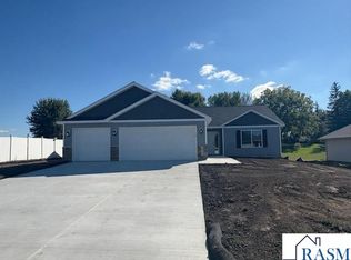 1044 Cullen St, Saint Peter, MN 56082