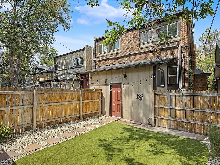 1230 N Logan St — Photo 41