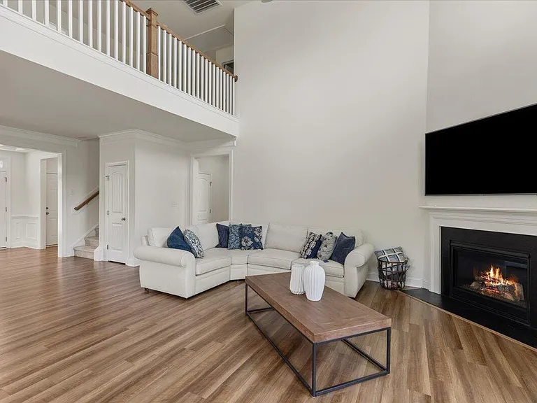 155 Bourne Dr — Photo 14
