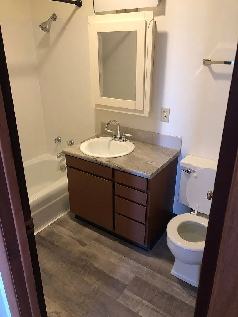 703coll — Photo 2