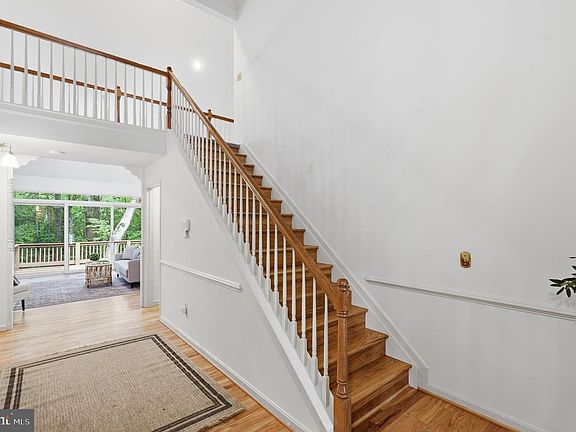 2nd image of 616 Hickory Cir