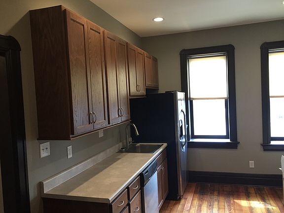 Eat-in Kitchen with stainless steel appliances