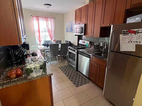 5th image of 519 Broadway APT 2