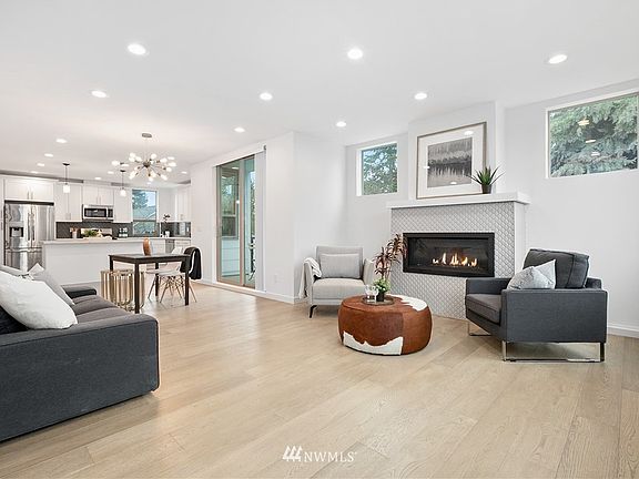 4th image of 15604 5th Avenue NE #B