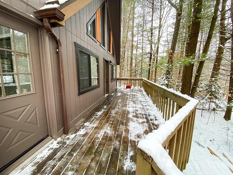 17 Joseph Ln — Photo 4