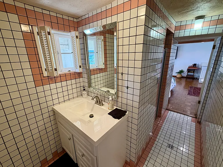 311 Amalfi Dr — Photo 43