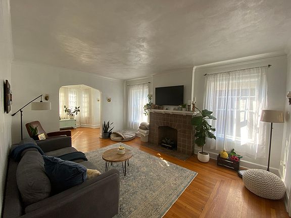 2nd image of 1612 Virginia St E APT 1