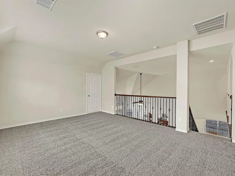 10438 Coach House Ln — Photo 12