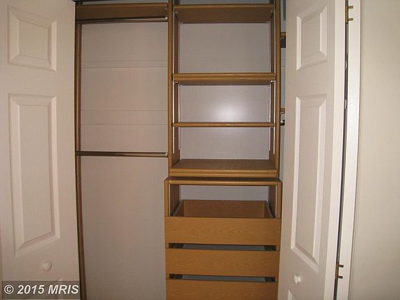 4th image of 10655 Weymouth St W #103