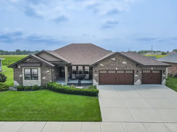 646 S Poplar Cir, Manteno, IL 60950