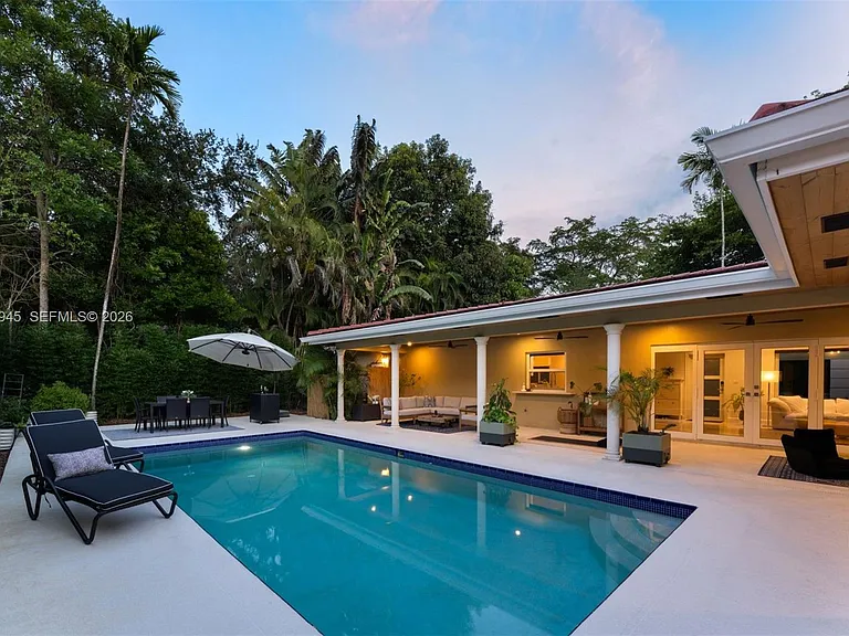 611 Santurce Ave — Photo 35