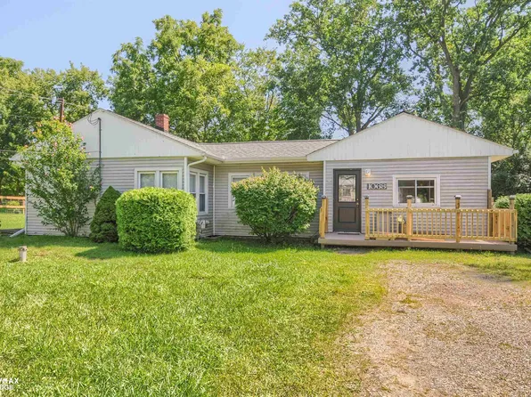 1068 Agnes St, Mount Morris, MI 48458