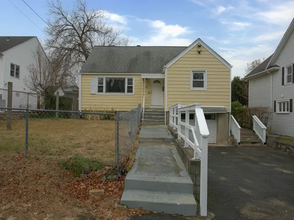 68 Clifton Place, Bridgeport, CT 06606