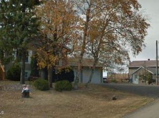 906 E Frazee Ave, Vergas, MN 56587