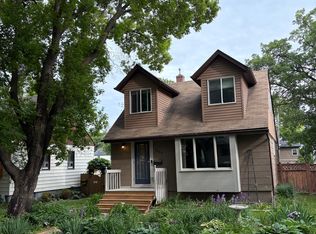 1069 Warsaw Ave, Winnipeg, MB R3M1C3