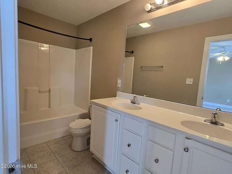 2045 Cambria Dr #A — Photo 13