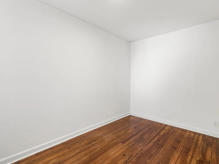 2426 E Indiana Ave — Photo 19
