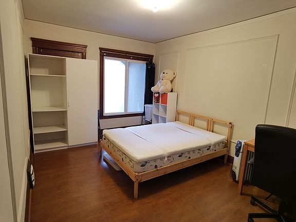 3rd image of 2242 31st Ave
