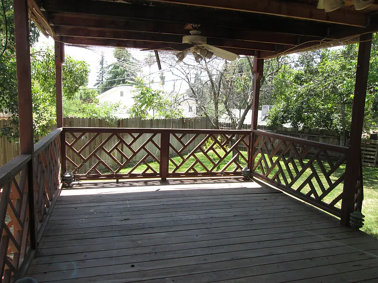 3032 N Inyo St — Photo 20