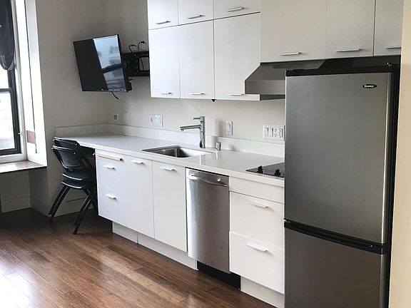 5th image of 38 Harriet St APT 204