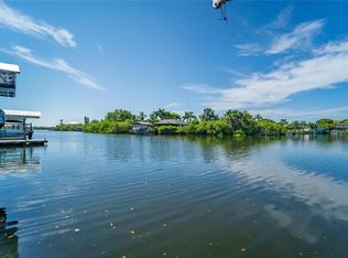 1424 Beach Club Ln, Apollo Beach, FL 33572