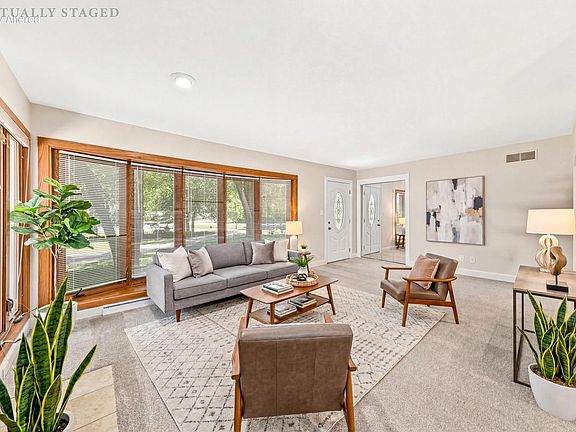 4th image of 12400 Elmhurst PARKWAY