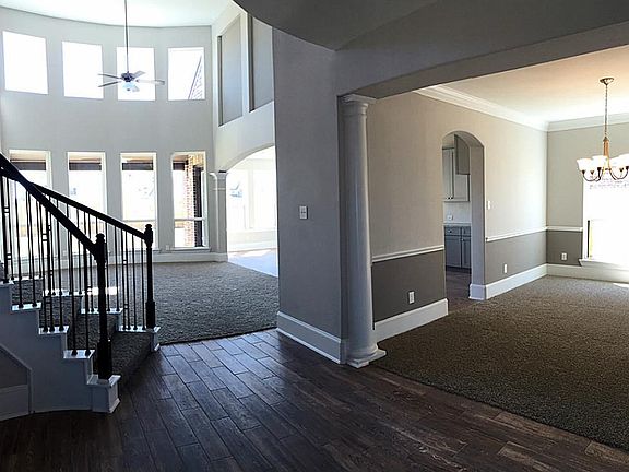 4th image of 2618 Parish Park