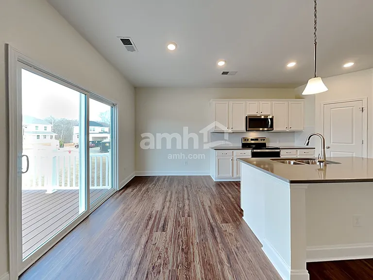 174 Larragan Dr — Photo 5