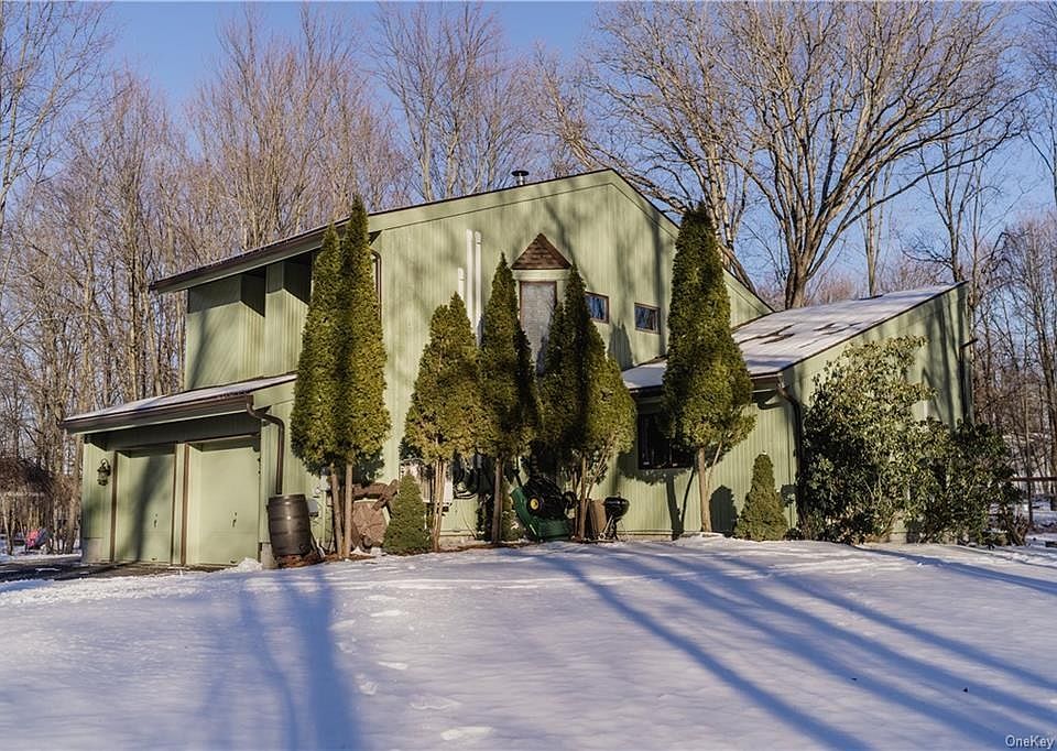 1st image of 11 Rosaline Ln