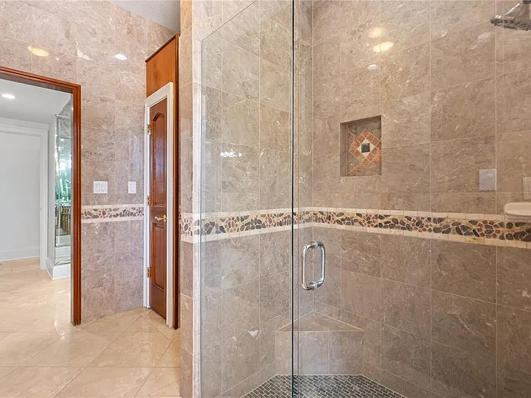 1501 Lake Markham Rd — Photo 63