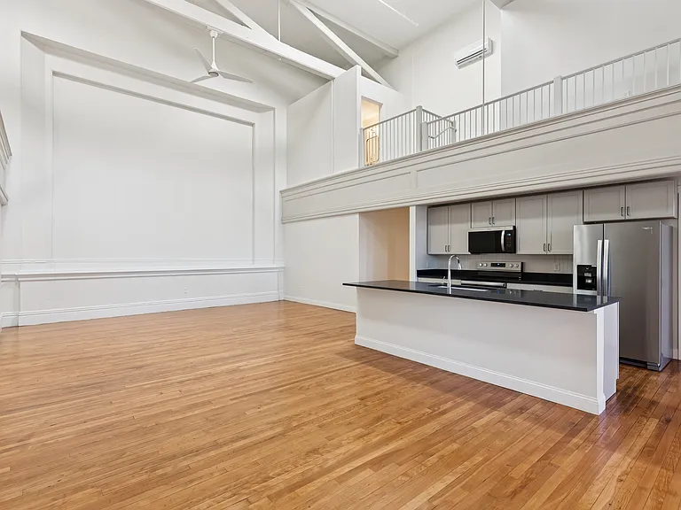 129 Main St #302 — Photo 2