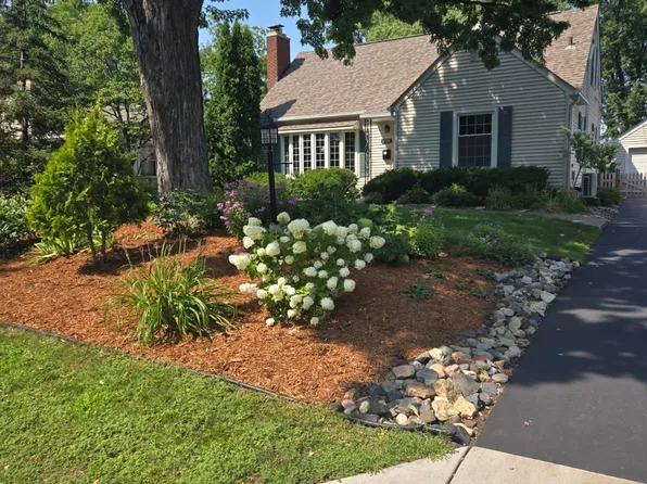 1709 Preston Ln, Hopkins, MN 55343