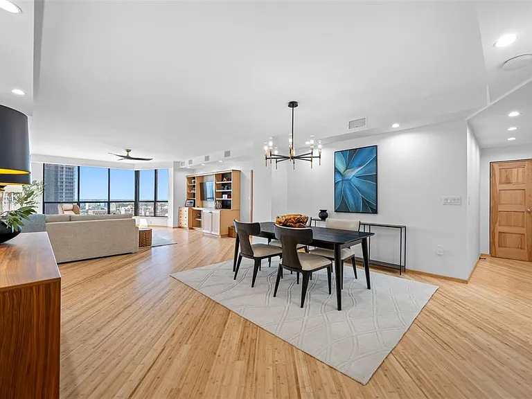 1 Beach Dr SE #2211 — Photo 3