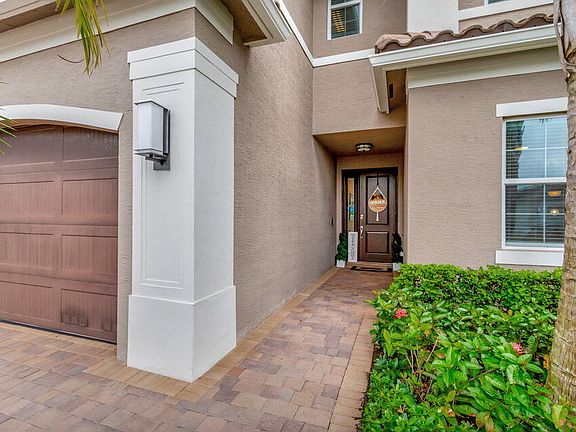 3rd image of 15358 Green River Ct