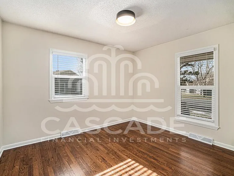 403 NW Village Dr — Photo 11