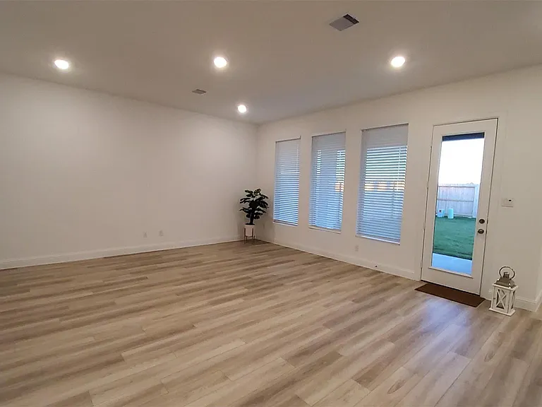 30607 Bahia Oak Bnd — Photo 11