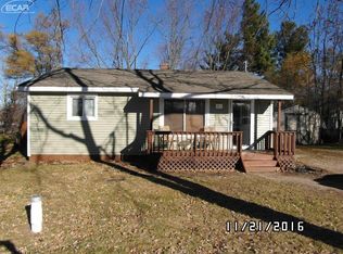 1142 W Pine Ave, Mount Morris, MI 48458
