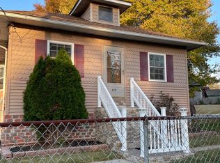 123 S Fellowship Rd, Maple Shade, NJ 08052