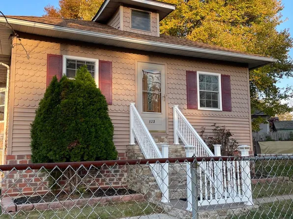 123 S Fellowship Rd, Maple Shade, NJ 08052