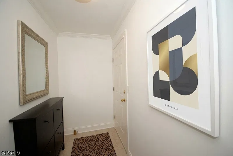 1 bed, 1.0 bath, $2,200 — Photo 3