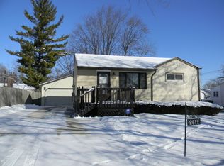 2612 Menominee Rd, Waukegan, IL 60087