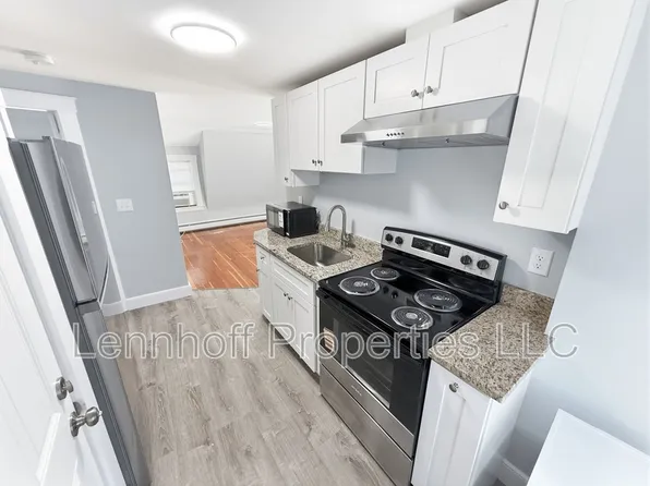 526 Concord St #2, Lowell, MA 01852