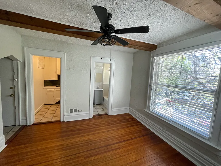 1142 N Washington St #4 — Photo 4
