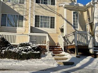 1603 Liberty St #18-2, Hanover Park, IL 60133