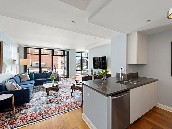 3rd image of 57 Reade St APT 14B