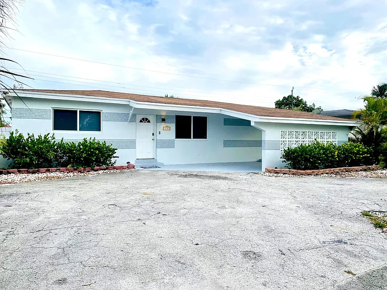 7904 Miramar Pkwy — Photo 5