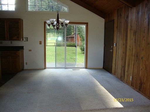 4th image of 105 Club Dr