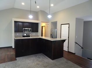 403 SE 44th St, Topeka, KS 66609