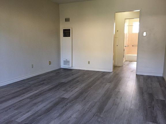 4th image of 3774 S Bronson Ave #3