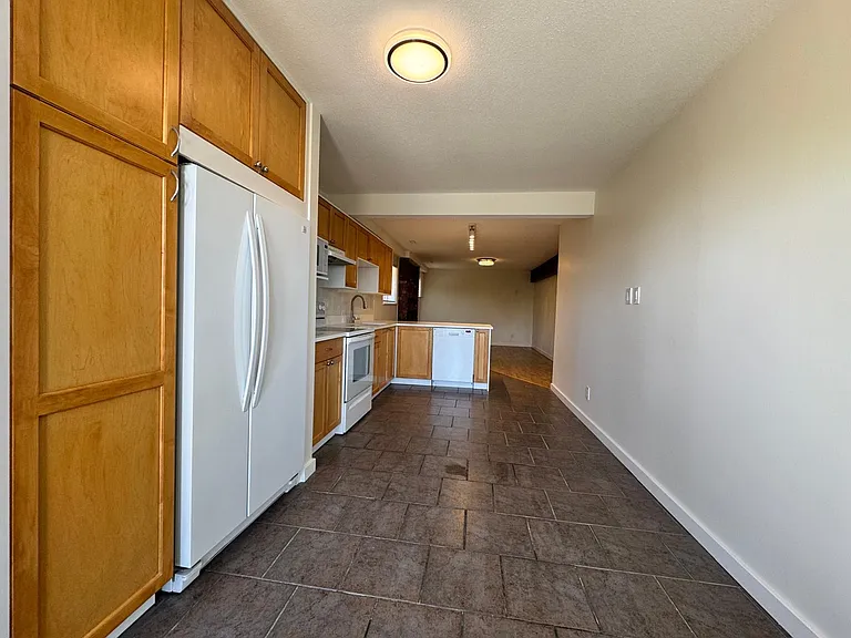 1140 Cloverley St #1140 — Photo 3